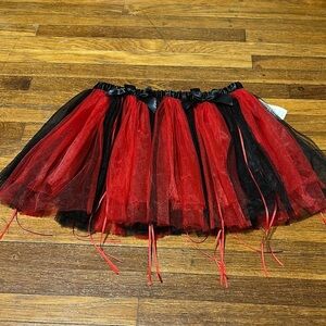 Hot Topic Red and Black Bubble Tutu, Cosplay, Harley Quinn, NWT